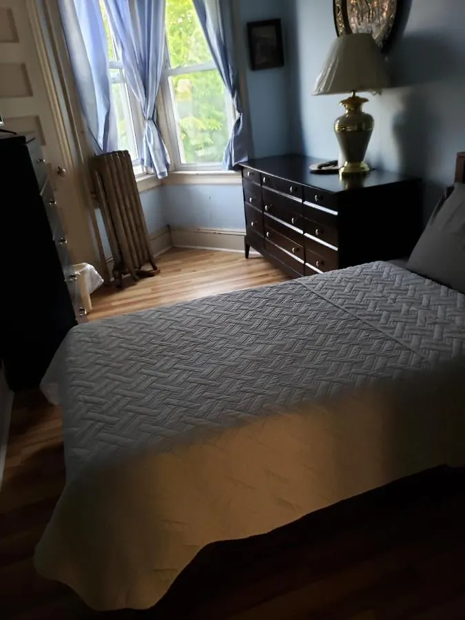 Harbor House Bed And Breakfast New York Bed & Breakfast